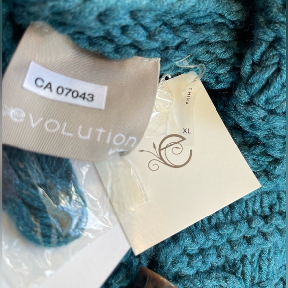 Teal Cableknit Sweater Vest - Picture 13 of 13